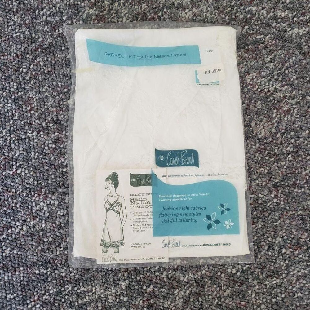 60s Deadstock White Carol Brent Slip